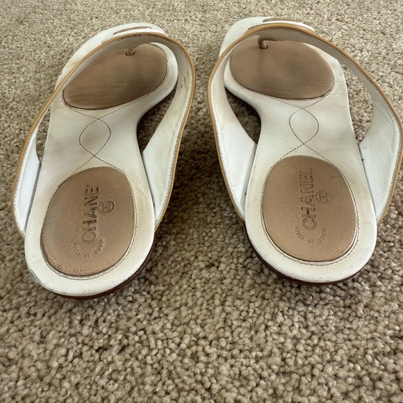 Chanel flat CC Tan Sandals - Picture 2 of 5